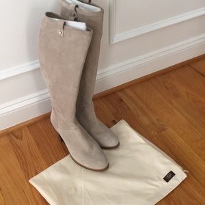 Ugg Suede boots